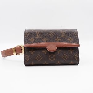 CB42 ❤️ Louis Vuitton LV Monogram Belt Bag Vintage